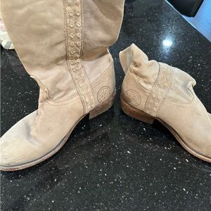 Caterina Martins leather boots